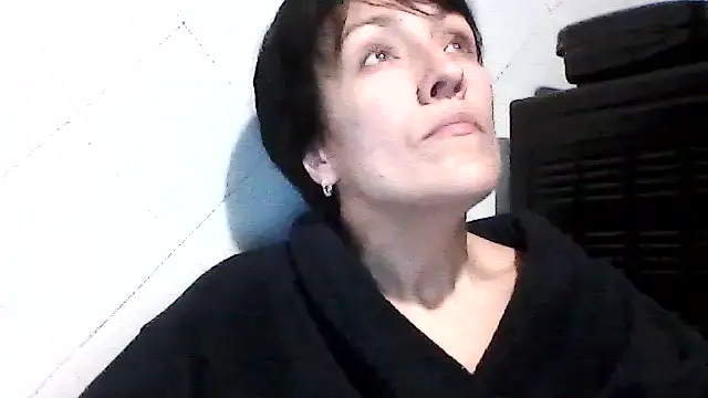 Snapshot of SunnyAmorre chatting on 10.19.25 SunnyAmorre online show from 10.19.25