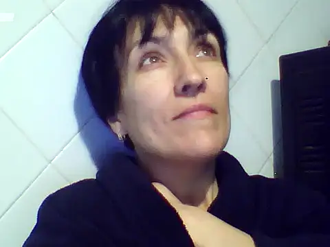 Snapshot of SunnyAmorre chatting on 10.20.25 SunnyAmorre online show from 10.20.25