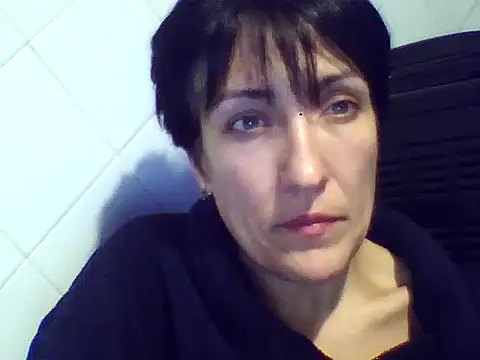 Snapshot of SunnyAmorre chatting on 10.21.25 SunnyAmorre online show from 10.21.25