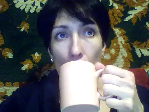 Snapshot of SunnyAmorre chatting on 10.22.25 SunnyAmorre online show from 10.22.25