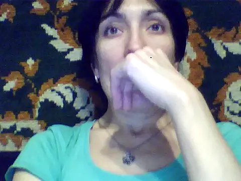 Snapshot of SunnyAmorre chatting on 11.11.25 SunnyAmorre online show from 11.11.25