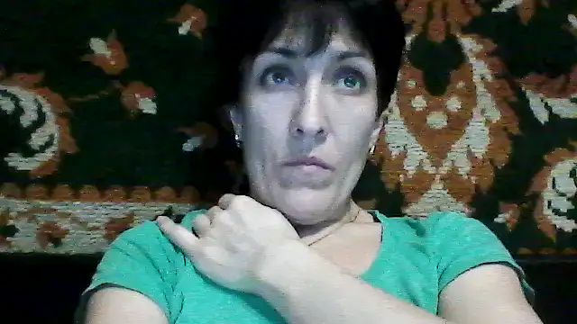 Snapshot of SunnyAmorre chatting on 11.18.25 SunnyAmorre online show from 11.18.25