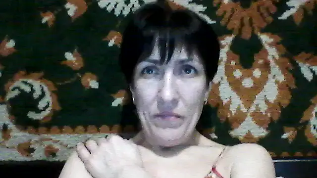 Snapshot of SunnyAmorre chatting on 11.28.25 SunnyAmorre online show from 11.28.25