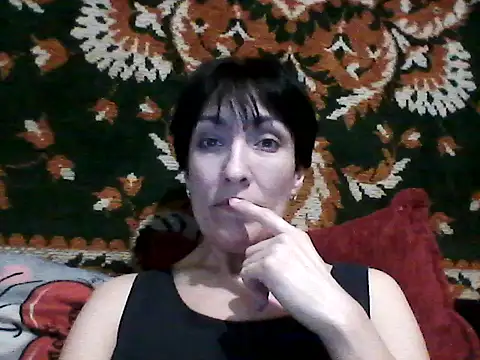 Snapshot of SunnyAmorre chatting on 12.14.25 SunnyAmorre online show from 12.14.25