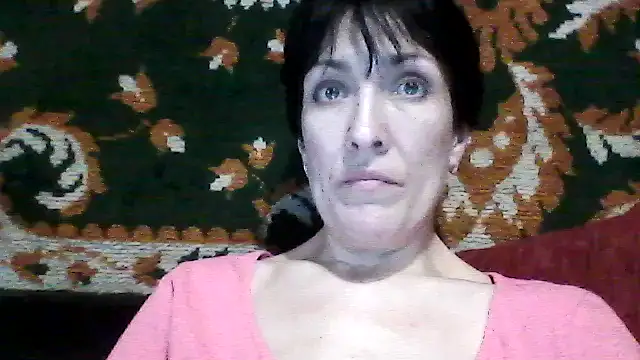 Snapshot of SunnyAmorre chatting on 12.15.25 SunnyAmorre online show from 12.15.25