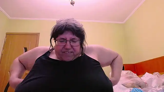 HugeTits online show from 12.12.24