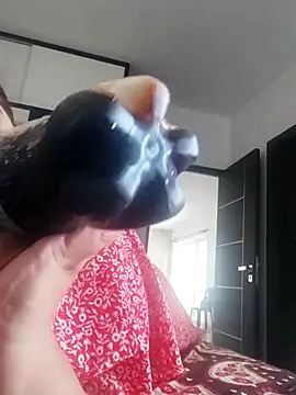 Snapshot of Srishtijain51 chatting on 02.13.25 Srishtijain51 online show from 02.13.25