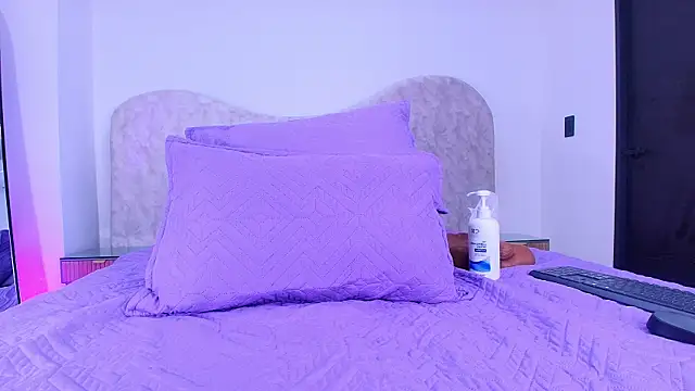 shelsyloreds online show from 11.17.25