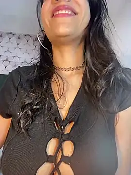 PilarJones  online show from 01.30.25