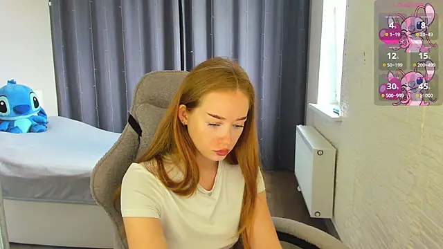 Snapshot of Hot_Mia_ chatting on 06.15.26 Hot Mia online show from 06.15.26