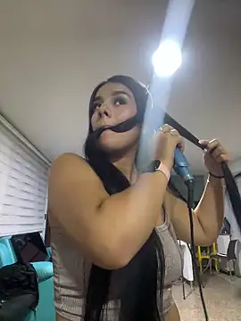 Snapshot of _dinna chatting on 03.01.25  dinna online show from 03.01.25