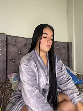 Snapshot of _dinna chatting on 03.17.25  dinna online show from 03.17.25