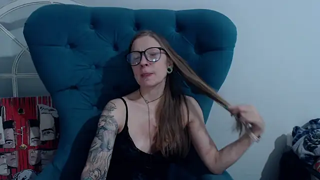 Snapshot of alexandra_zaryanova chatting on 02.04.25 alexandra zaryanova online show from 02.04.25