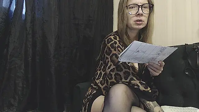 Snapshot of alexandra_zaryanova chatting on 10.22.25 alexandra zaryanova online show from 10.22.25