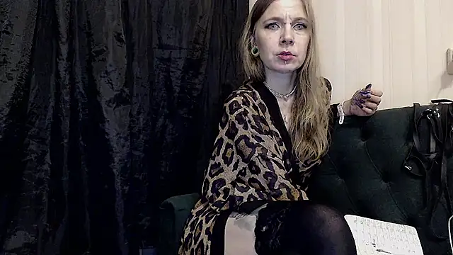 Snapshot of alexandra_zaryanova chatting on 10.23.25 alexandra zaryanova online show from 10.23.25