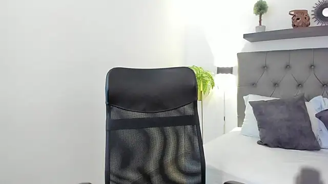 bella 99  online show from 04.15.26