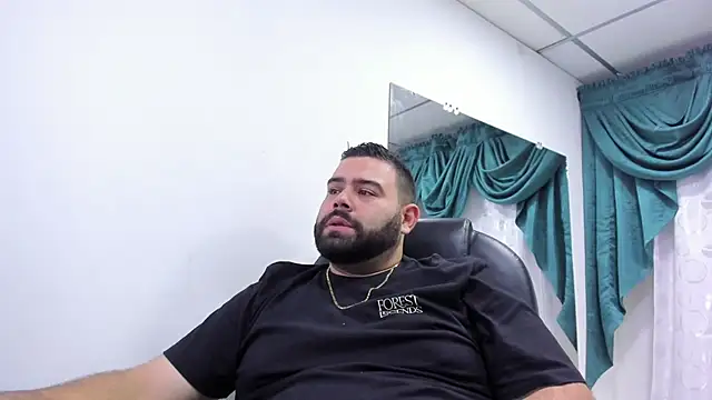 Snapshot of Beerbear_boy chatting on 12.18.24 Beerbear boy online show from 12.18.24