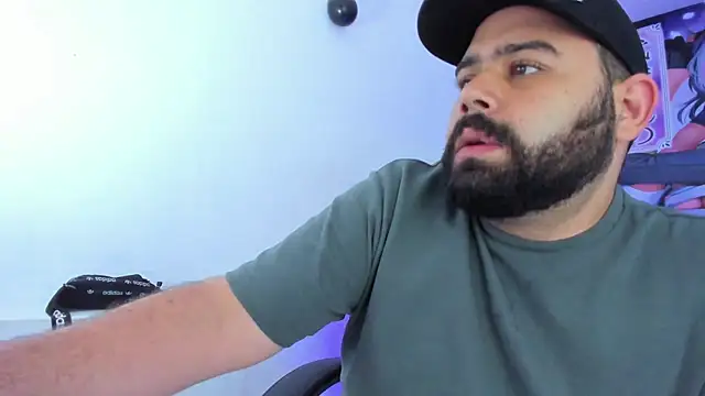 Snapshot of Beerbear_boy chatting on 02.20.25 Beerbear boy online show from 02.20.25