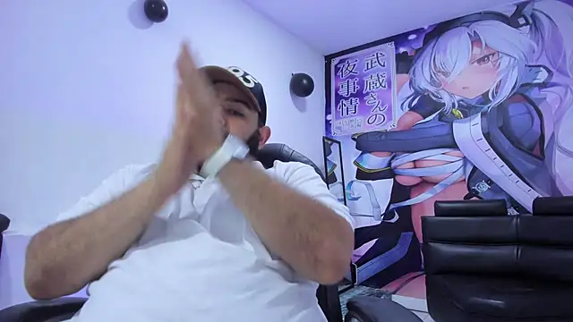 Snapshot of Beerbear_boy chatting on 02.25.25 Beerbear boy online show from 02.25.25