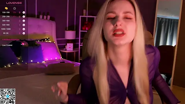 Snapshot of elinanortas chatting on 01.23.25 elinanortas online show from 01.23.25