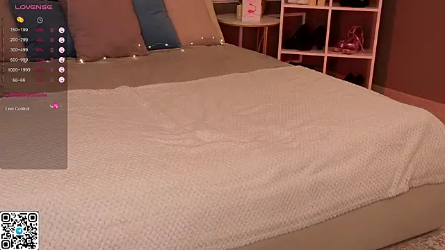 Snapshot of elinanortas chatting on 01.27.25 elinanortas online show from 01.27.25