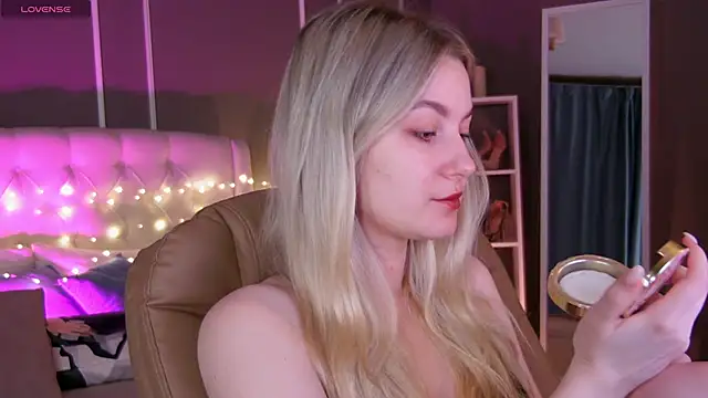 Snapshot of elinanortas chatting on 02.09.25 elinanortas online show from 02.09.25