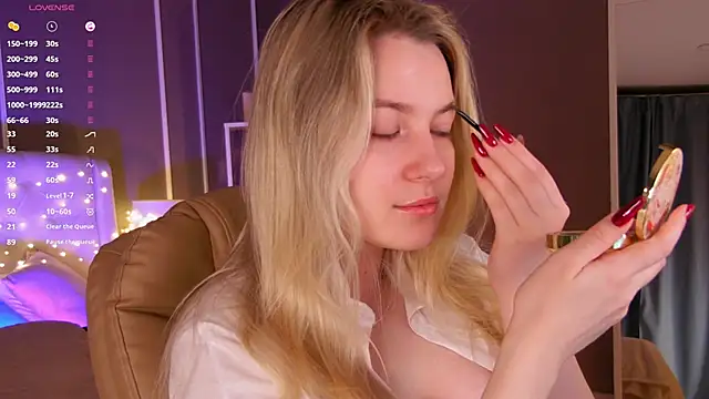 Snapshot of elinanortas chatting on 02.22.25 elinanortas online show from 02.22.25