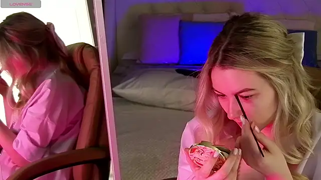 Snapshot of elinanortas chatting on 03.05.25 elinanortas online show from 03.05.25