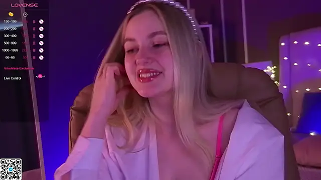 Snapshot of elinanortas chatting on 03.13.25 elinanortas online show from 03.13.25