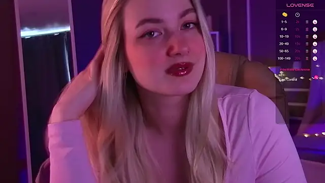 Snapshot of elinanortas chatting on 03.19.25 elinanortas online show from 03.19.25