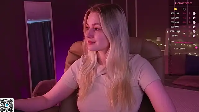 Snapshot of elinanortas chatting on 03.21.25 elinanortas online show from 03.21.25