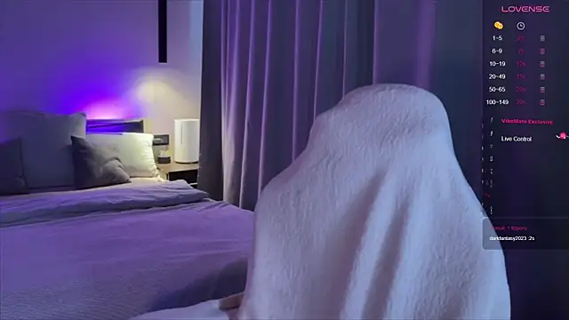 Snapshot of elinanortas chatting on 11.28.25 elinanortas online show from 11.28.25