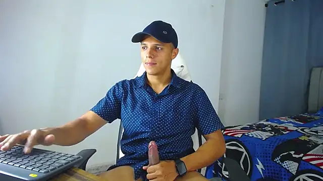 Snapshot of DavidAngell7 chatting on 12.07.24 DavidAngell7 online show from 12.07.24