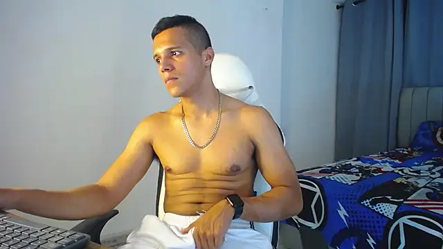 Snapshot of DavidAngell7 chatting on 12.11.24 DavidAngell7 online show from 12.11.24