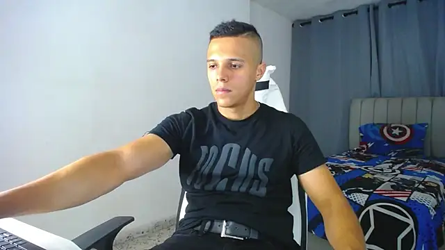 Snapshot of DavidAngell7 chatting on 02.10.25 DavidAngell7 online show from 02.10.25