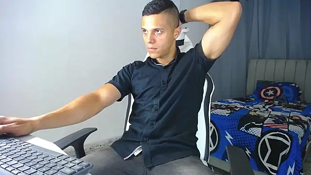 Snapshot of DavidAngell7 chatting on 03.18.25 DavidAngell7 online show from 03.18.25