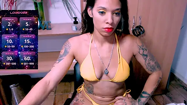 Snapshot of kimberly_999 chatting on 02.13.25 kimberly 999 online show from 02.13.25