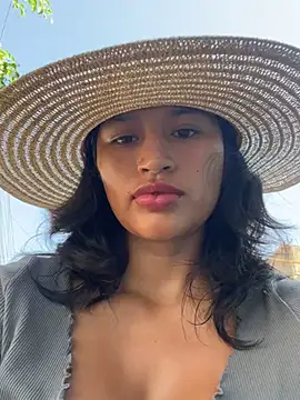 sexi noemi online show from 02.24.25