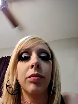 Snapshot of AmethystFoxx chatting on 03.05.25 AmethystFoxx online show from 03.05.25