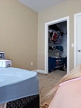 Snapshot of AmethystFoxx chatting on 09.10.25 AmethystFoxx online show from 09.10.25