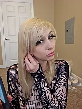 Snapshot of AmethystFoxx chatting on 10.08.25 AmethystFoxx online show from 10.08.25