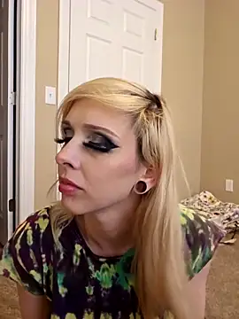 Snapshot of AmethystFoxx chatting on 11.12.25 AmethystFoxx online show from 11.12.25