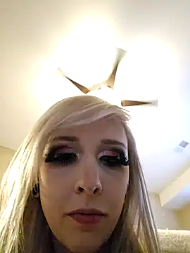 Snapshot of AmethystFoxx chatting on 11.30.25 AmethystFoxx online show from 11.30.25