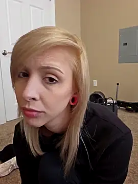 AmethystFoxx online show from 02.21.26