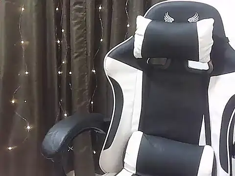 Snapshot of wild_amber25 chatting on 02.13.26 wild amber25 online show from 02.13.26