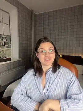 NinaVI online show from 12.21.25