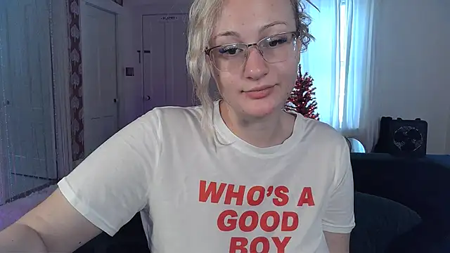 Snapshot of ashleyblaydex chatting on 12.03.25 ashleyblaydex online show from 12.03.25