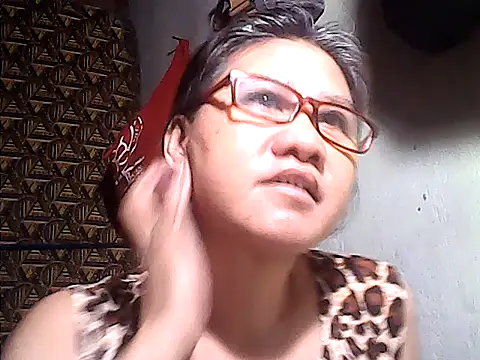 Snapshot of sweetsosie18 chatting on 05.17.26 sweetsosie18 online show from 05.17.26