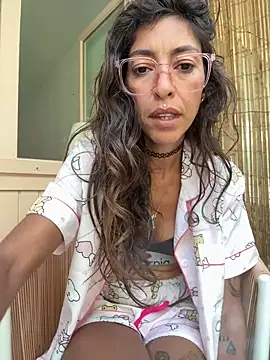 amanilouve online show from 04.18.26