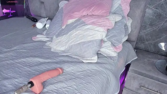 emily fox1 online show from 10.04.25